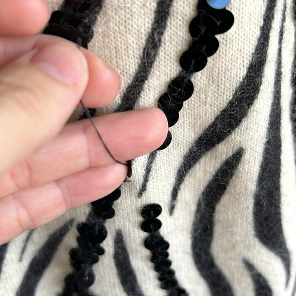 VTG Cedars Lambswool and Rabbit Hair Zebra Sequined Sweater - Picture 9 of 11